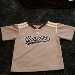 New York Yankee Jersey style shirt adidas